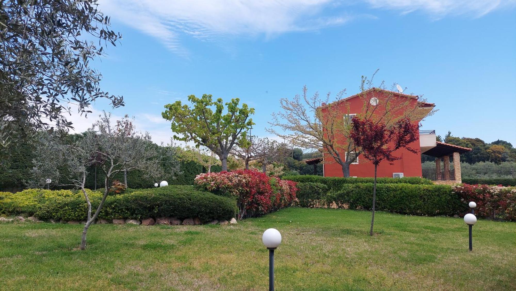 Villa Mariellie Néa Péramos Exterior foto